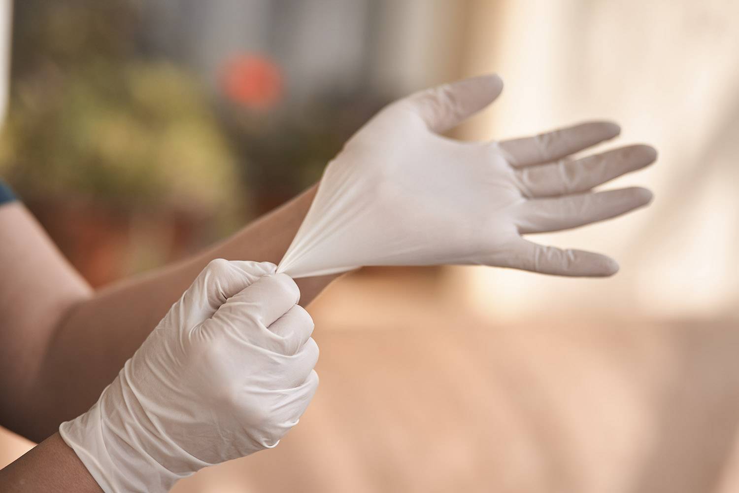 Control Infection and Cross Contamination with High Quality Vinyl Stretch Vinyl and Nitrile Gloves